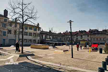 Bourg-en-Bresse, place des  Bons Enfants