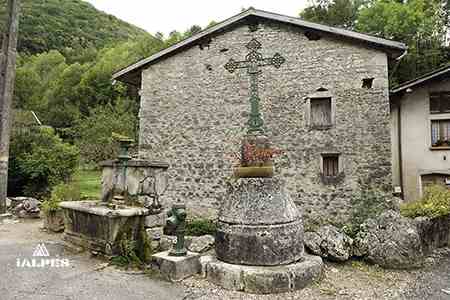 Cerdon, croix bugiste