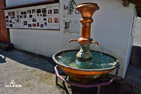 Fontaine en cuivre, Cerdon
