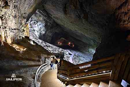 Grotte de Cerdon, Ain
