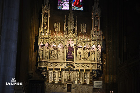 La Vierge Noire, Co-cathédrale Notre-Dame deBourg-en-Bresse, Ain