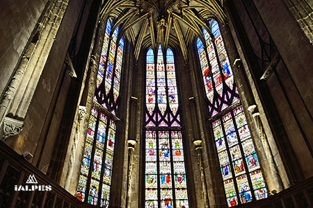 Vitraux du coeur, Co-cathédrale Notre-Dame deBourg-en-Bresse, Ain