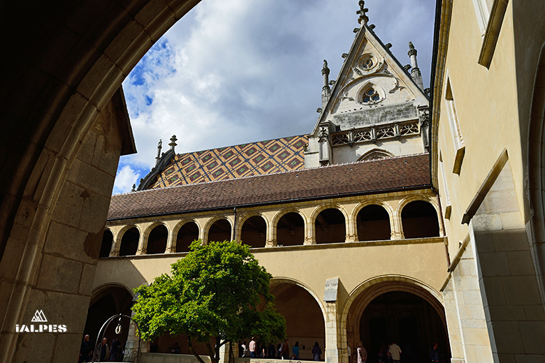 Cloître du monastère de Brou, Ain